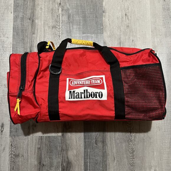 VTG Marlboro Adventure Team Red Large Shoulder Strap Duffel Travel Bag - Picture 1 of 6